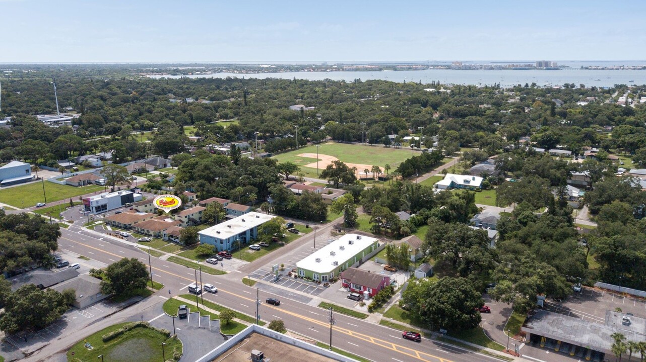 5614 Gulfport Blvd S in Gulfport, FL - Building Photo