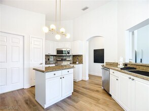 3077 Windsong Ct in Naples, FL - Building Photo - Building Photo