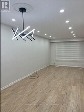 1867 Sandgate Crescent in Mississauga, ON - Building Photo - Building Photo