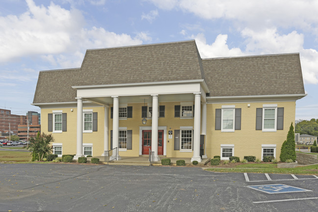 Maple Grove Living Places in Hopkinsville, KY - Building Photo - Building Photo