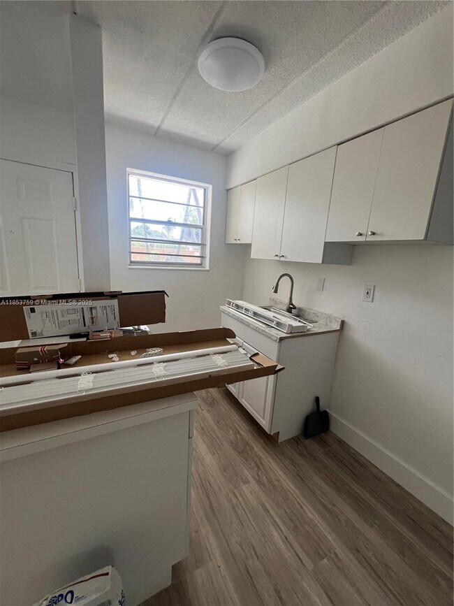 1235 W 66th St in Hialeah, FL - Building Photo - Building Photo