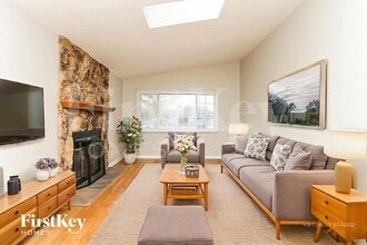 185 Paramount Dr in Wood Dale, IL - Building Photo - Building Photo