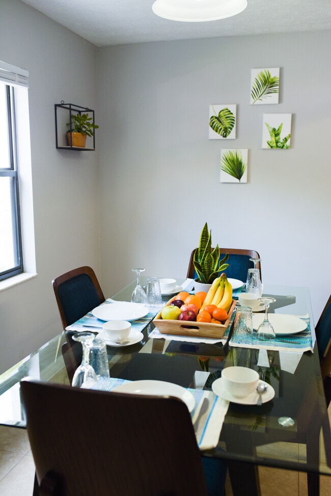 913 Sumter St, Unit 102 in Leesburg, FL - Foto de edificio - Building Photo