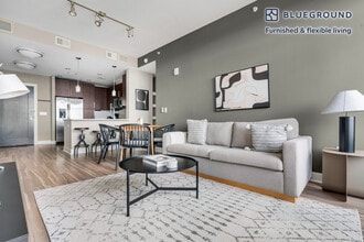 4800 Auburn Ave in Bethesda, MD - Foto de edificio - Building Photo