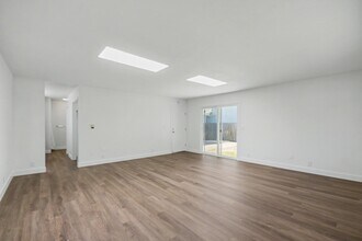 1125 Henderson Ave in Menlo Park, CA - Building Photo - Building Photo