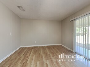 1003 Meadow Ln in Brandon, FL - Building Photo - Building Photo