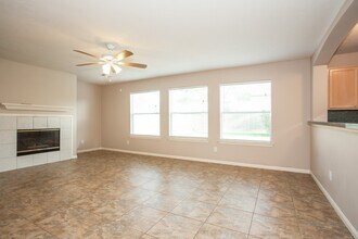 17618 Coventry Oaks Dr in Houston, TX - Building Photo - Building Photo