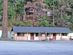 22895 Twain Harte Dr in Twain Harte, CA - Building Photo - Building Photo