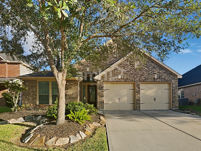 property at 2515 Pioneer Oaks Dr