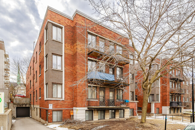 3726 De La Côte-Sainte-Catherine Ch in Montréal, QC - Building Photo - Building Photo