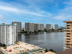 250 174th St in Sunny Isles Beach, FL - Building Photo