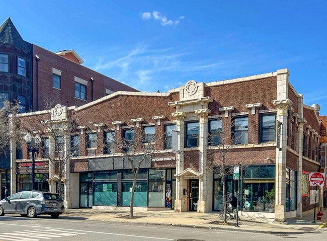 property at 1136 W Wilson Ave