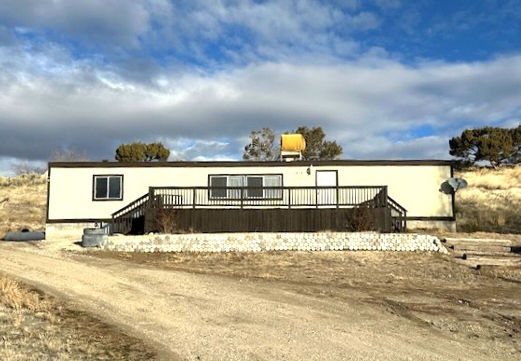 517 Pine Knot Dr in Spring Creek, NV - Building Photo