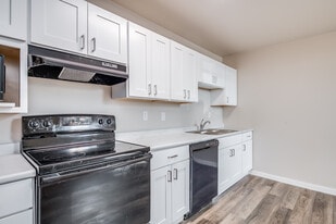 Friar House Flats in Green Bay, WI - Building Photo