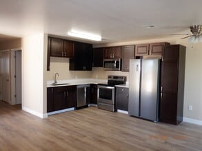 9885 E La Palma Ave, Unit 201 in Gold Canyon, AZ - Foto de edificio - Building Photo