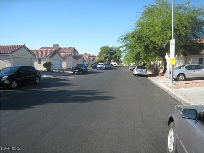 4641 Skybolt St in Las Vegas, NV - Building Photo - Building Photo