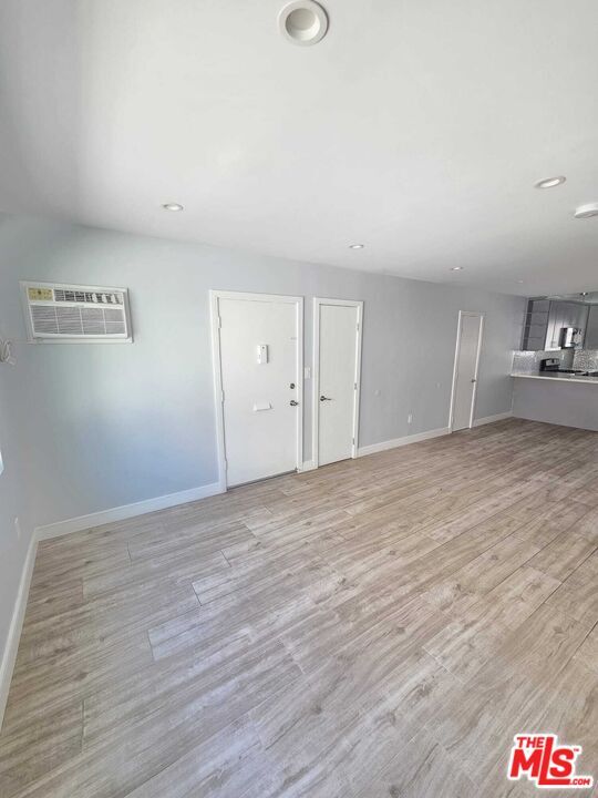 property at 5341 Vantage Ave