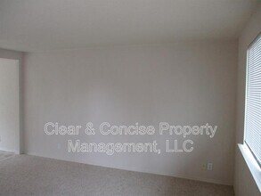 25182 E Broadway Ave in Veneta, OR - Building Photo - Building Photo