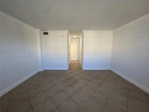 420 NE 12th Ave in Hallandale Beach, FL - Building Photo - Building Photo