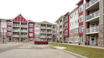 Windsor Estates in Spruce Grove, AB - Building Photo