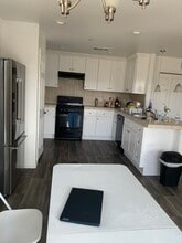 21395 Tulare St in Lost Hills, CA - Foto de edificio - Building Photo