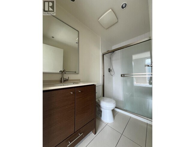7373 Westminster Hwy in Richmond, BC - Building Photo - Building Photo