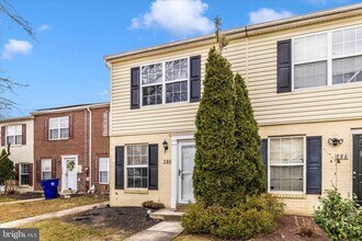 584 Cotswold Ct in Frederick, MD - Foto de edificio - Building Photo