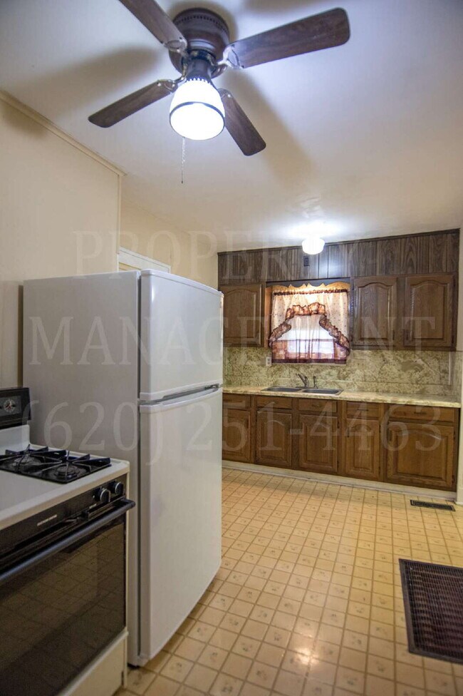 1320 W 6th St in Coffeyville, KS - Building Photo - Building Photo