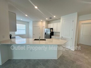 1359 Peach Crk Dr in Osteen, FL - Building Photo - Building Photo