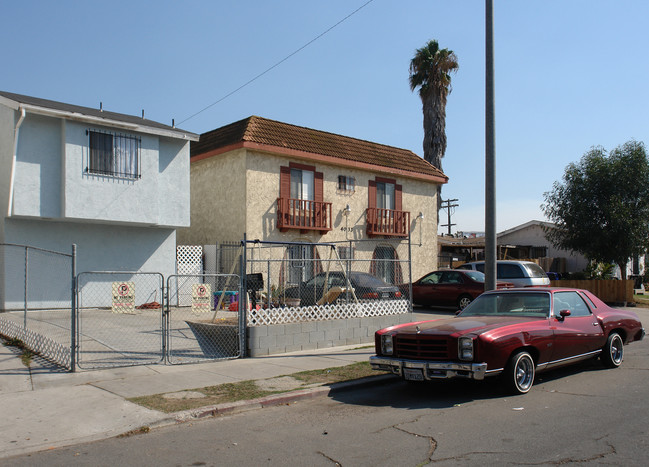 4033 47th St in San Diego, CA - Foto de edificio - Building Photo