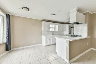 10906 Sageorchard Ln, Unit C018 in Houston, TX - Building Photo - Building Photo