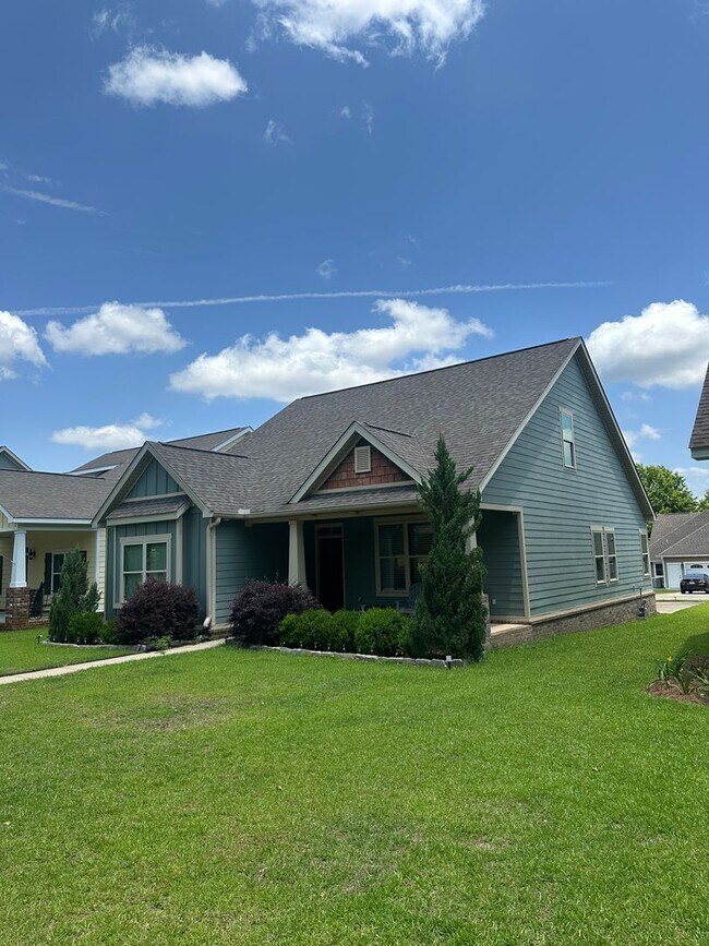 200 Greenleaf Way in Troy, AL - Building Photo - Building Photo