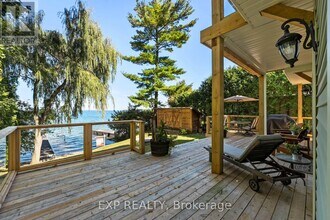 21 Pinery Ln in Georgina, ON - Building Photo - Building Photo