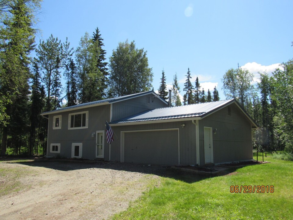 3821 Blessing Ave in North Pole, AK - Building Photo