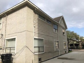 601 W Polk St in Houston, TX - Building Photo - Building Photo