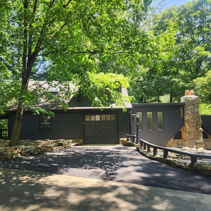 3 Topping Ln in Norwalk, CT - Building Photo