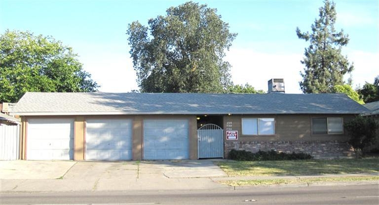 728 E Swain Rd in Stockton, CA - Building Photo