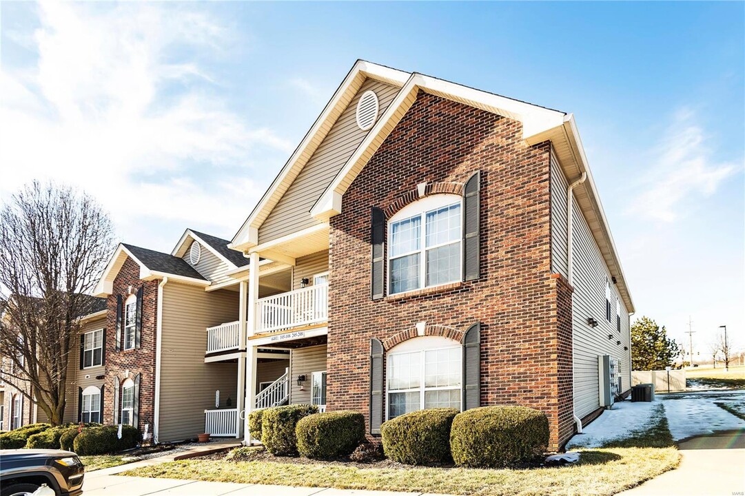 6401 Brookfield Ct Dr in St. Louis, MO - Building Photo