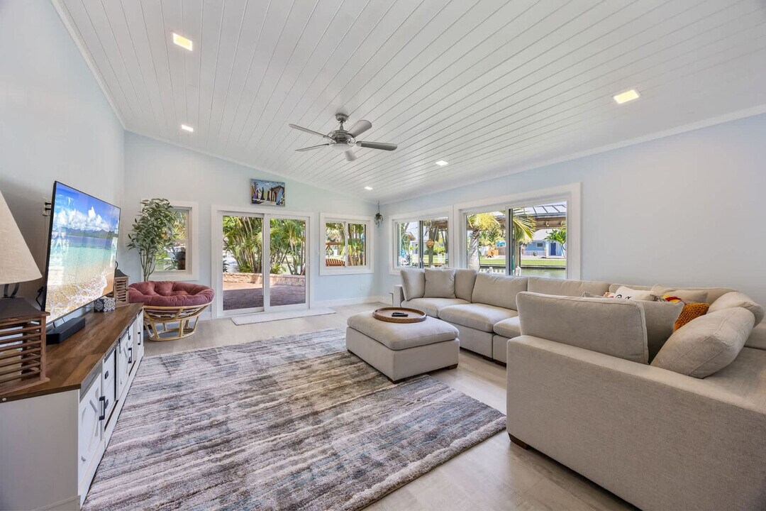 491 Indian Creek Dr in Cocoa Beach, FL - Building Photo