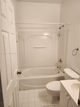 6972 NW 179th St in Hialeah, FL - Building Photo - Building Photo