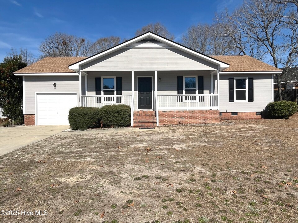 3544 Lubbock Dr in Hope Mills, NC - Building Photo