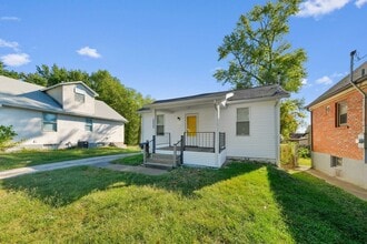 2332 North and South Rd in St. Louis, MO - Building Photo - Building Photo