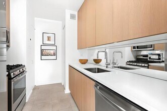 124 E 79th St in New York, NY - Building Photo - Building Photo
