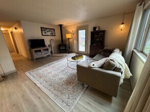 20944 Desert Woods Dr in Bend, OR - Building Photo - Building Photo