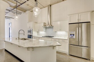 226 N Water St in Milwaukee, WI - Building Photo - Building Photo