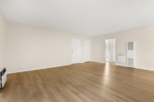 Melrose Place Apartments in Riverside, CA - Building Photo