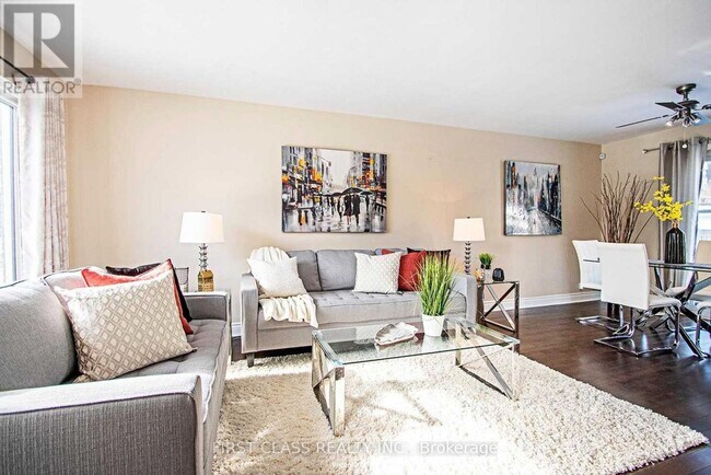 106 Woodfern Dr in Toronto, ON - Building Photo - Building Photo