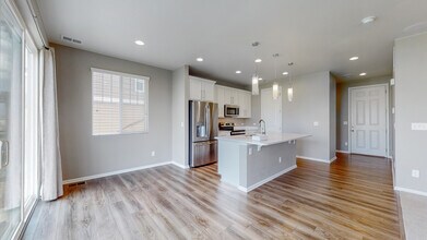 5442 Eagle Creek Dr in Timnath, CO - Building Photo - Building Photo