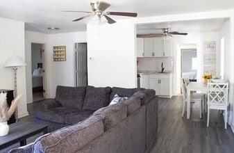 1109 Arkansas St in Tallahassee, FL - Foto de edificio - Building Photo