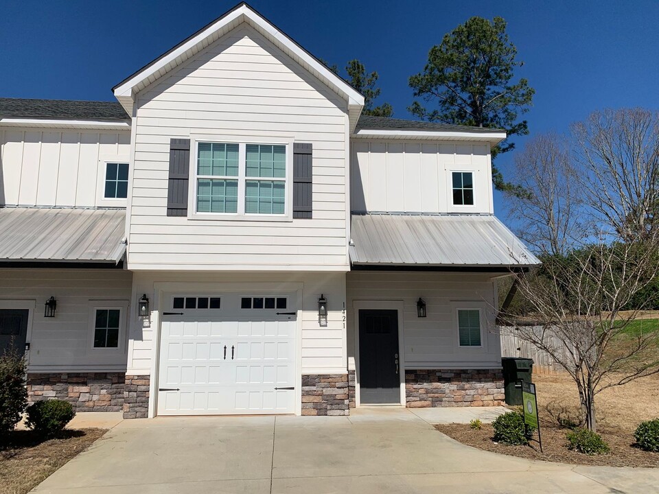 1421 Gatewood Pl in Auburn, AL - Building Photo